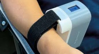 This Bracelet Can Predict a Heart Attack Before It Strikes